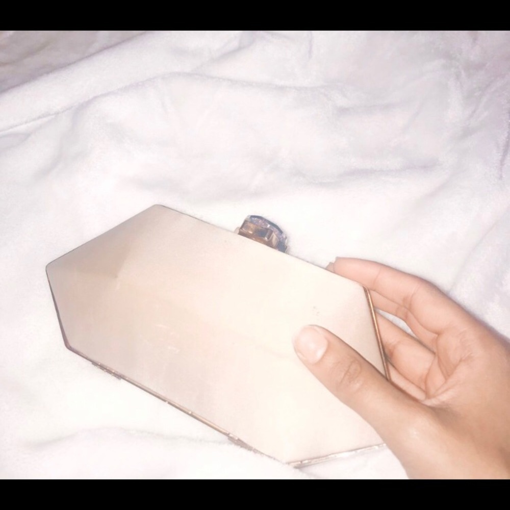 Cute clutch! 💎